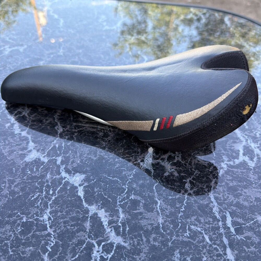 Bontrager Hollow Select Saddle Mountain Bike Seat Black Embroidered Cycling Rail